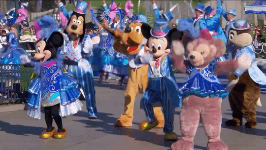 Disneyland To Pay 59m To Employees During Coronavirus Closure