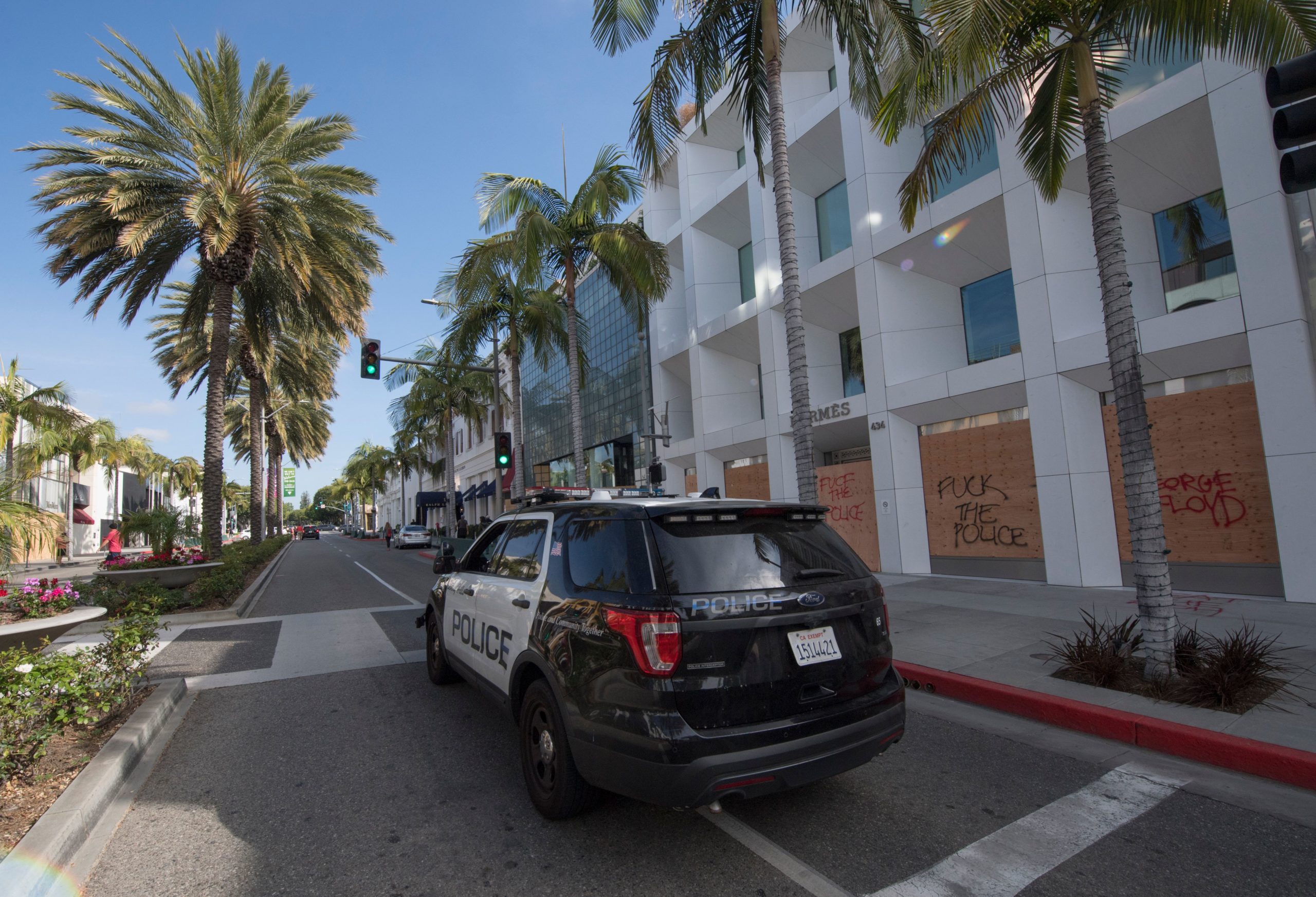 Beverly Hills Imposes Emergency Order Banning Gatherings In Residential Areas At Night