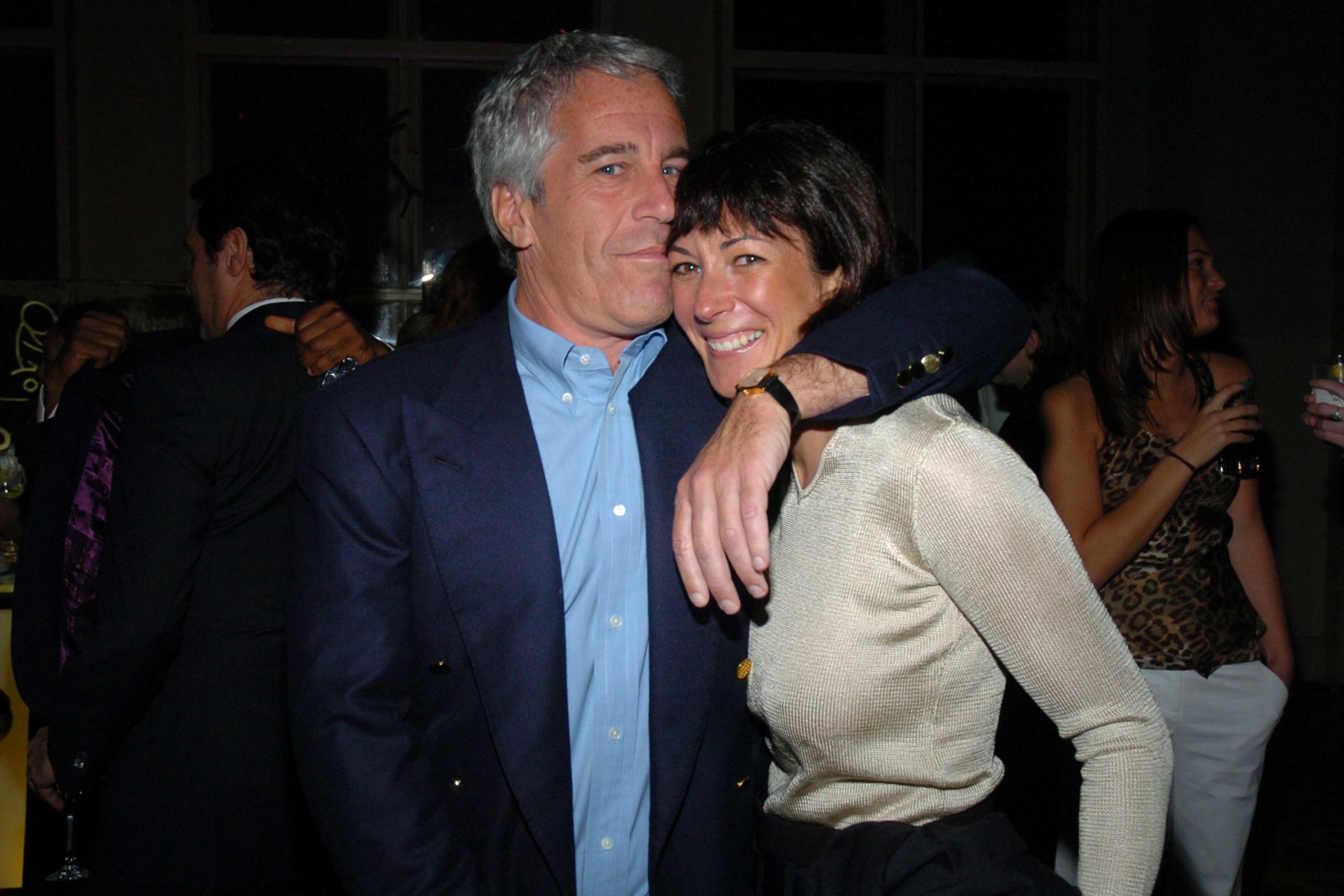 Ghislaine Maxwell secretly married, Faked Romantic Relationship With Jeffrey Epstein, murdered fears in jail