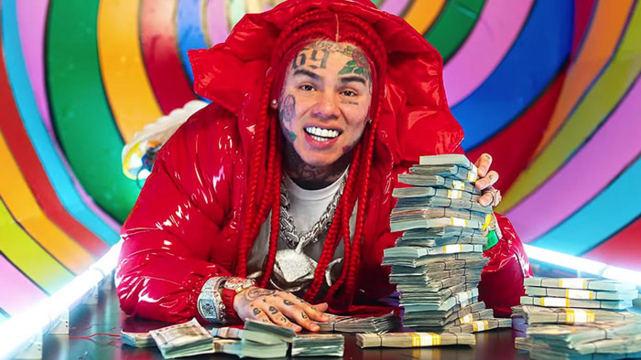 Tekashi 6ix9ine Reportedly Dropped A $2K Tip For Thanksgiving To-Go Order In The Hamptons