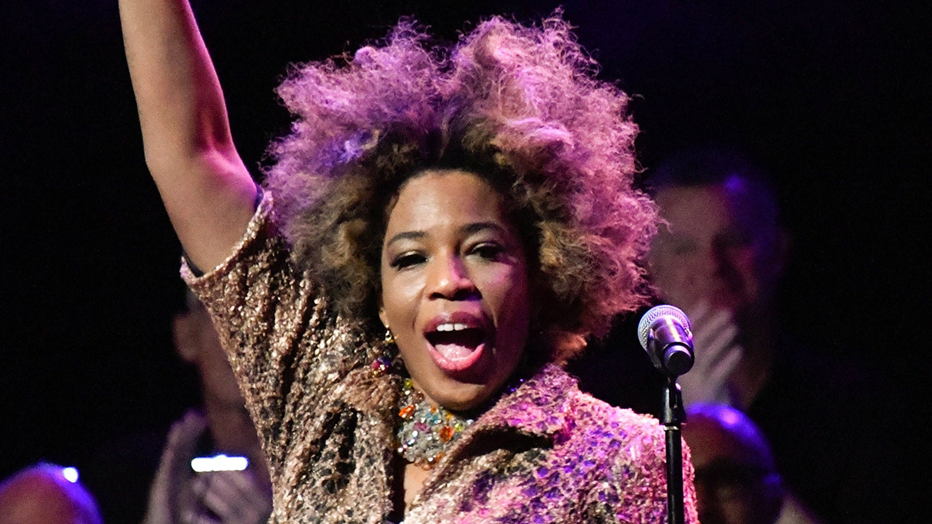 Macy Gray Says American Flag Is Dated, Divisive & Incorrect, Calls For New US Flag In Juneteenth Essay