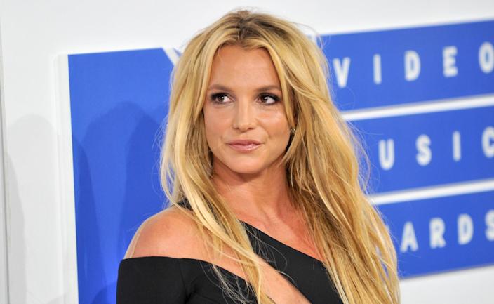 Britney Spears Apologizes To Fans For Pretending To Be OK The Past 2 Years