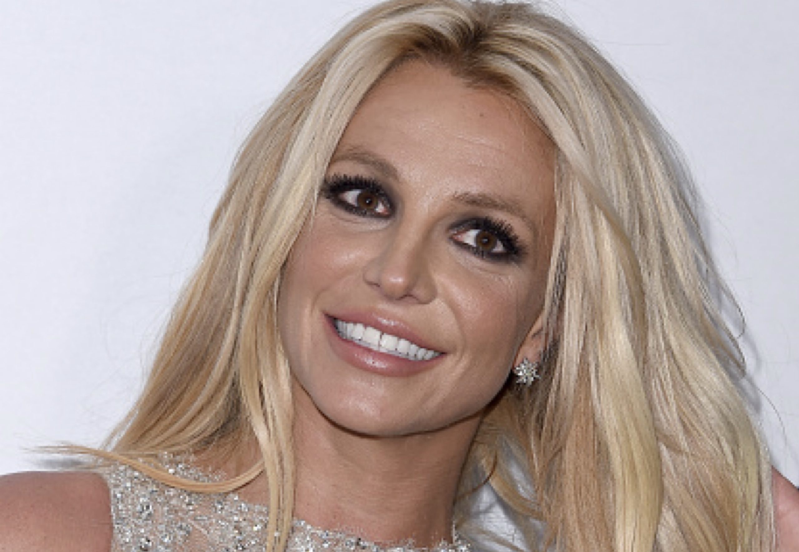 Britney Spears Will Not Be Charged For Alleged Battery Against Housekeeper • Hollywood Unlocked 7394