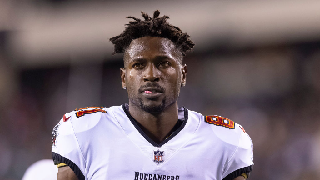 Antonio Brown DENIES HOOK UP with Onlyfans Model Ava Louise Before I QUIT  Game with Tampa Bay Bucs! 