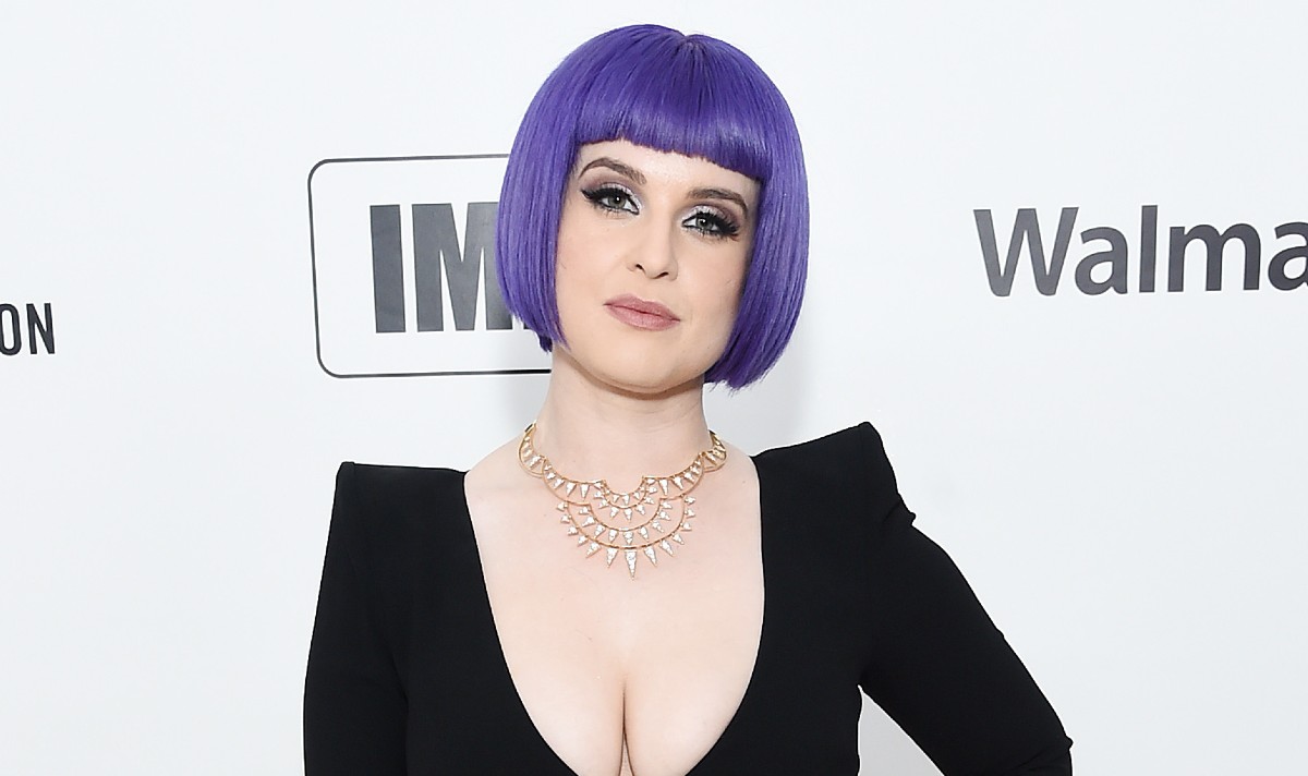 kelly osbourne red carpet sober