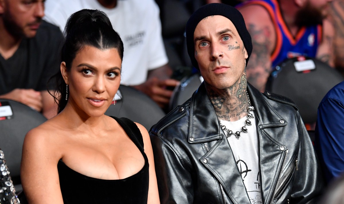 kourtney kardashian wedding travis barker