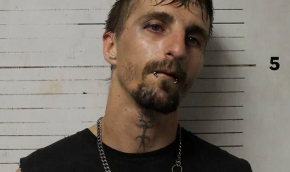 carls jr employee arrested for crystal meth