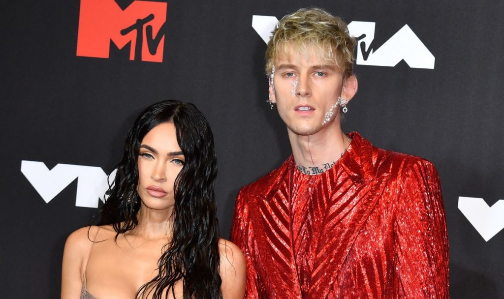 Machine Gun Kelly Recalls Putting Shotgun In His Mouth While On The ...