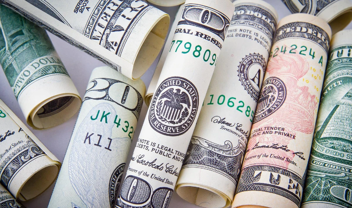 man overpaid 200 times his salary