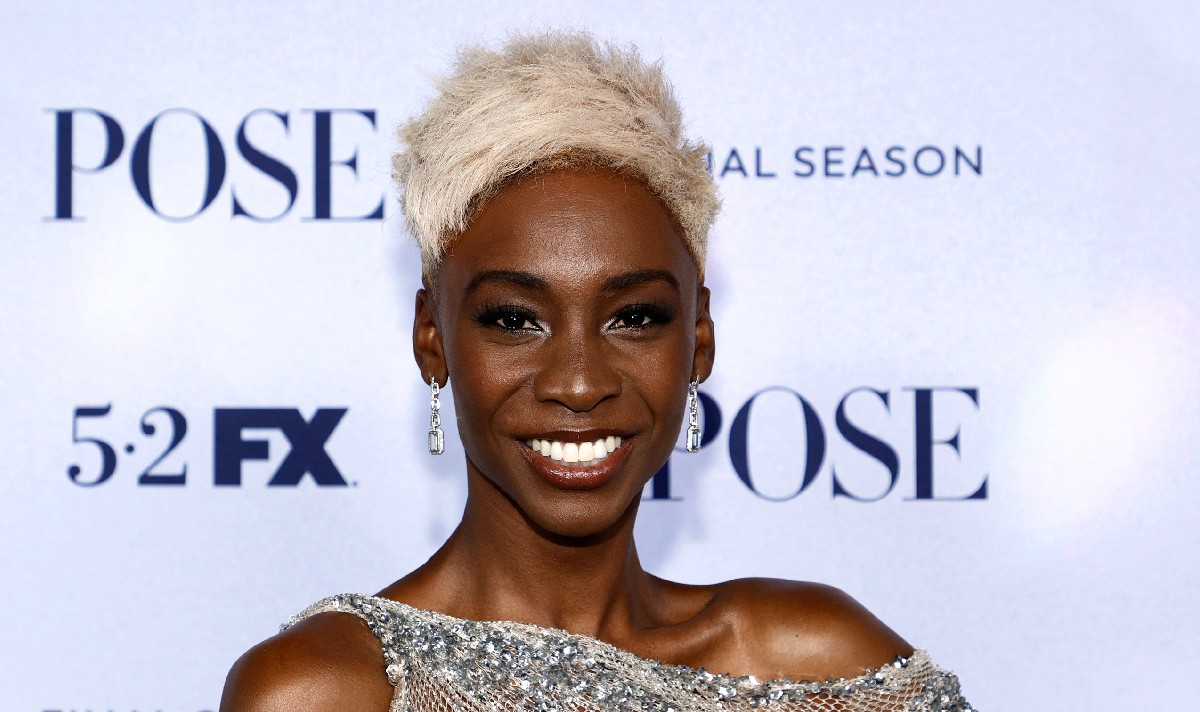 angelica ross pose broadway chicago