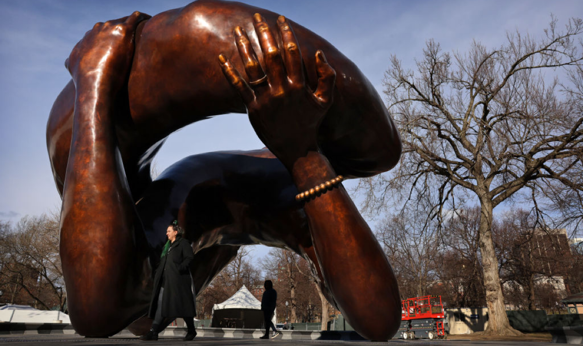 Martin Luther King statue causes confusion on Twitter