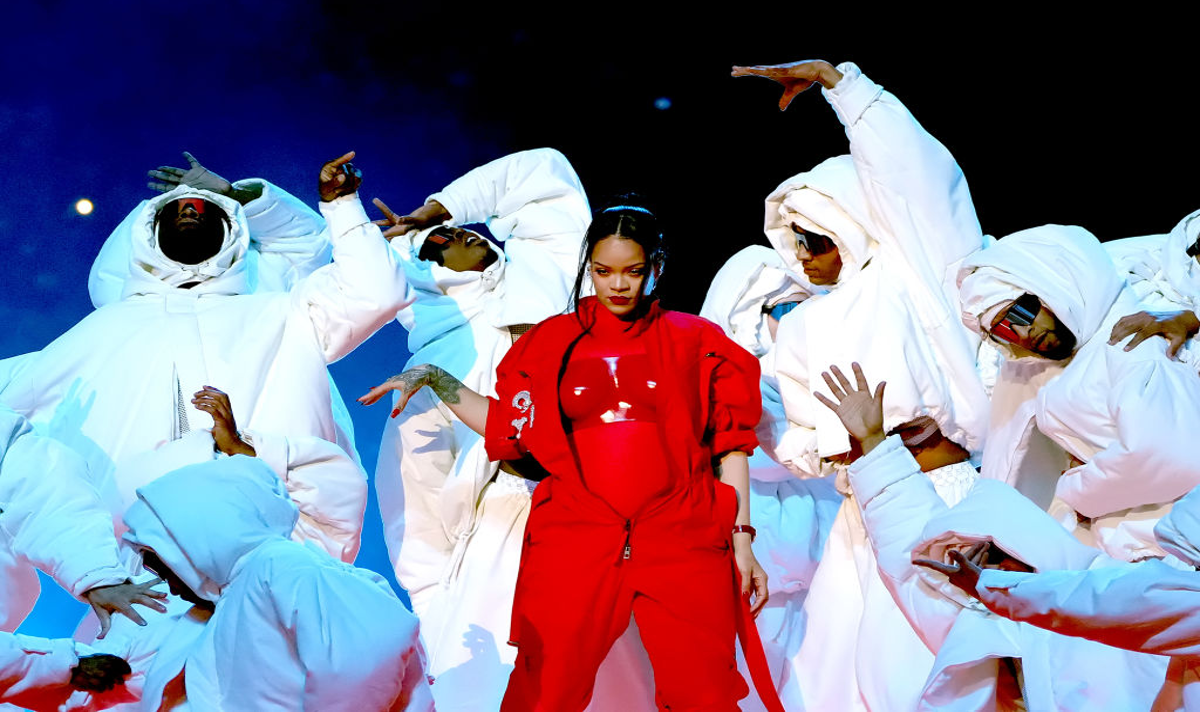 Rihanna's Super Bowl Halftime Show Generates 103 FCC Complaints For Being  Too Sexual