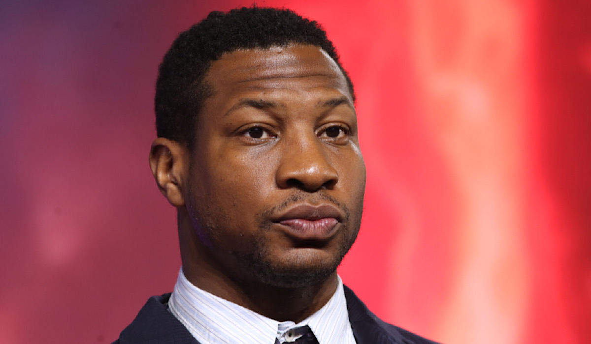 Jonathan Majors Arrested In New York City For Allegedly Assaulting & Strangling A Woman, Reportedly Over Texting Another Female 