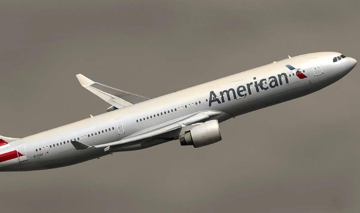 man urinates on fellow passenger during American Airlines flight