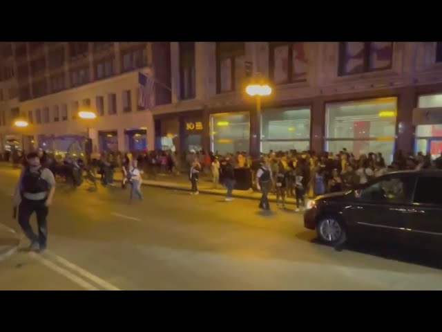 Footage Shows Hundreds Of Teens Destroying Property & Attacking Tourists In Downtown Chicago