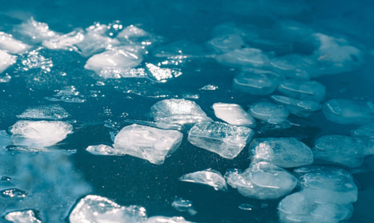 man claims ice bath has cured his depression