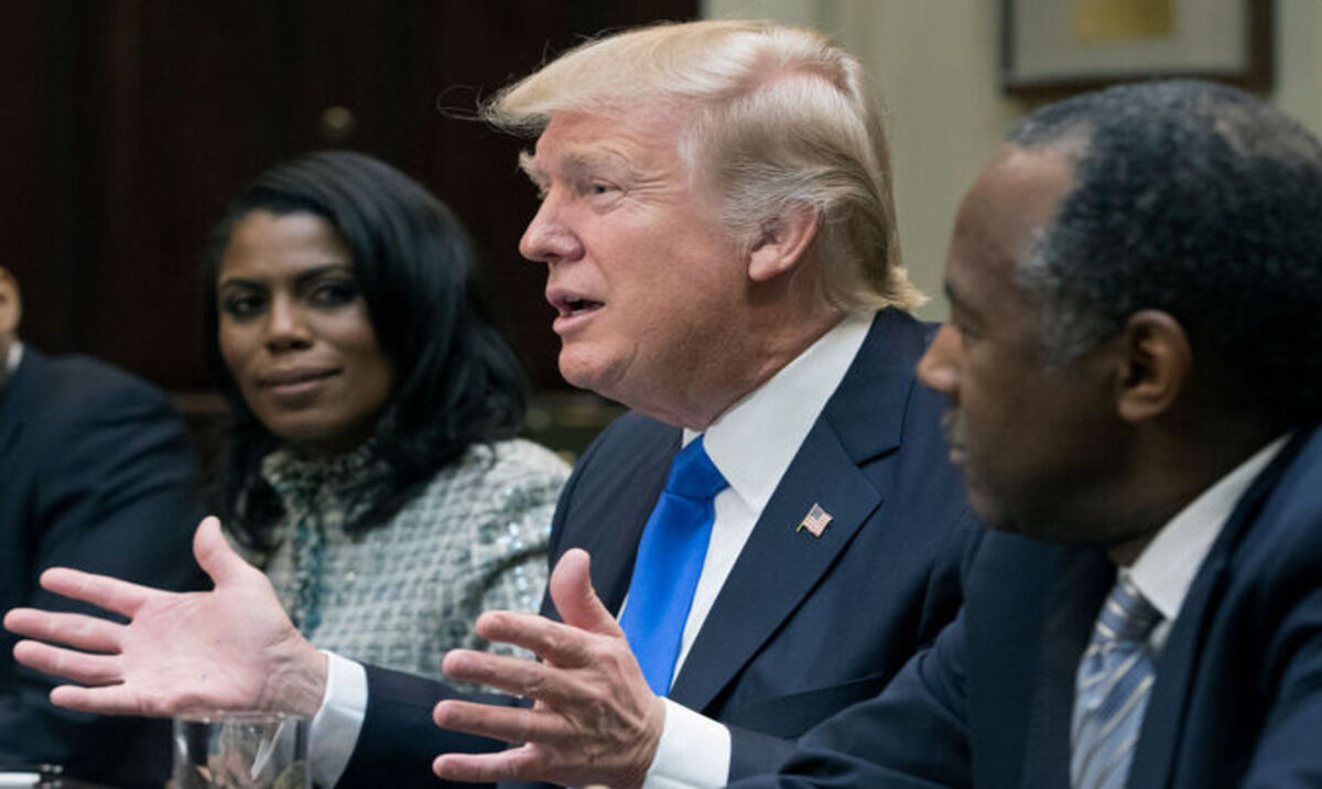 omarosa claims theres a vault containing damaging photos trump