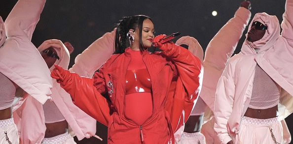 Rihanna plans highly-awaited return to stage with Super Bowl halftime show