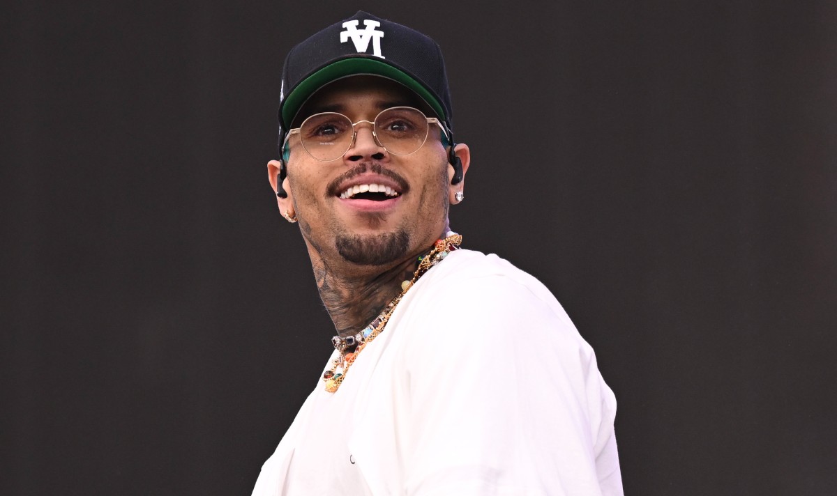 Chris Brown Is Seen Involved In A Verbal Altercation Backstage At ...