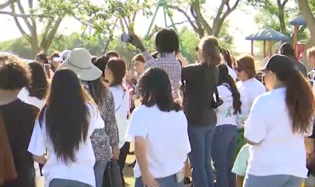 parents protest elementary school texas