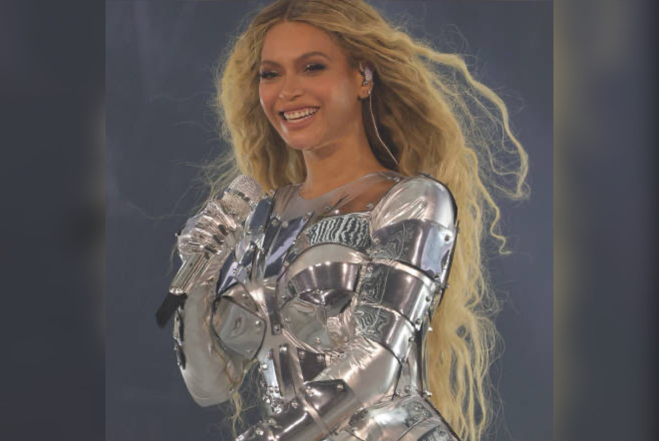 Beyonce Honors Juneteenth By Wearing All Black Designers During Her Concert