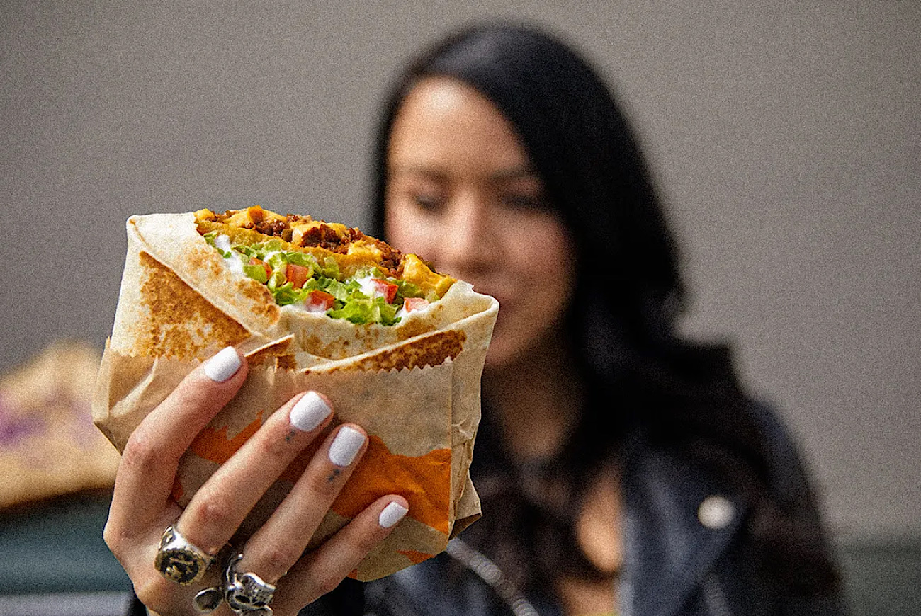 Taco Bell Hit With $5 Million Class Action Lawsuit After Man Claims They Skimped On Fillings In Mexican Pizzas & Wraps