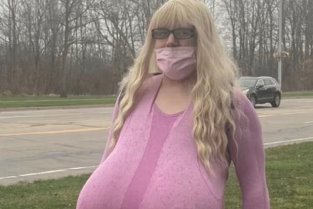 Oakville teacher who wears large prosthetic breasts no longer at