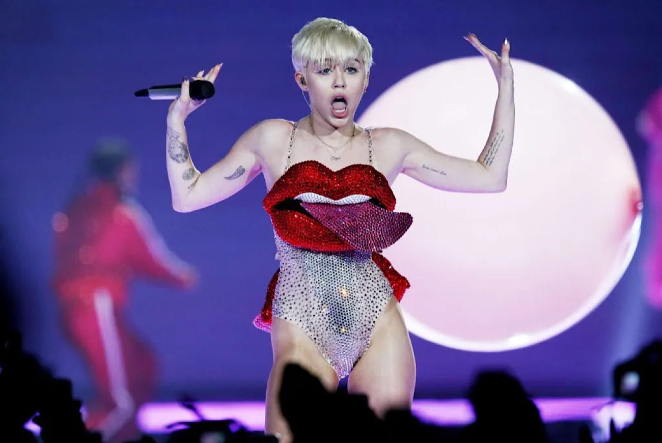 Miley Cyrus Reveals She Didnt Make A Dime From Her Controversial & Outlandish Bangerz Tour Despite Grossing $63 Million