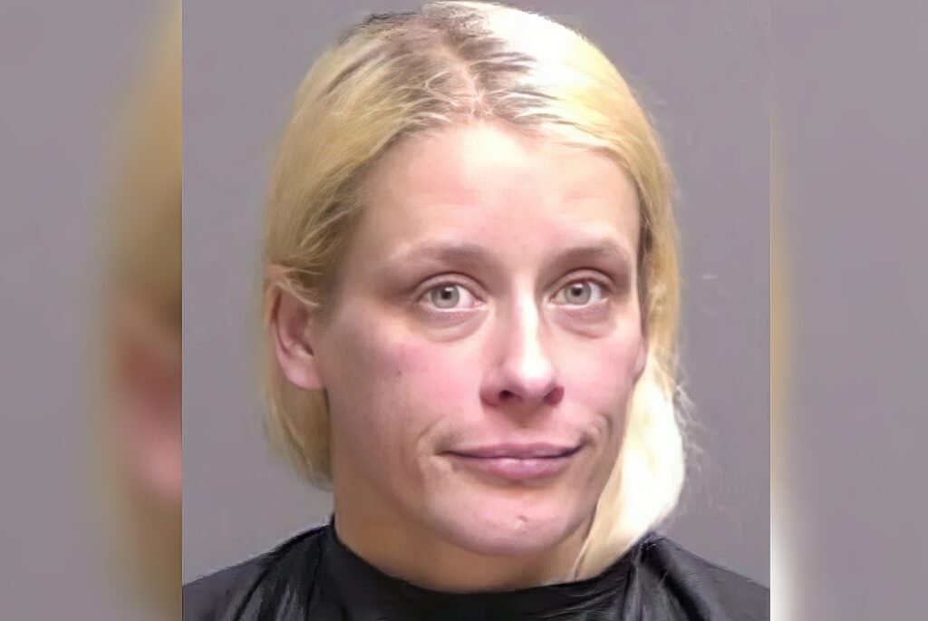 Florida Mom Charged After Reportedly Leaving Son Alone With Dead Man