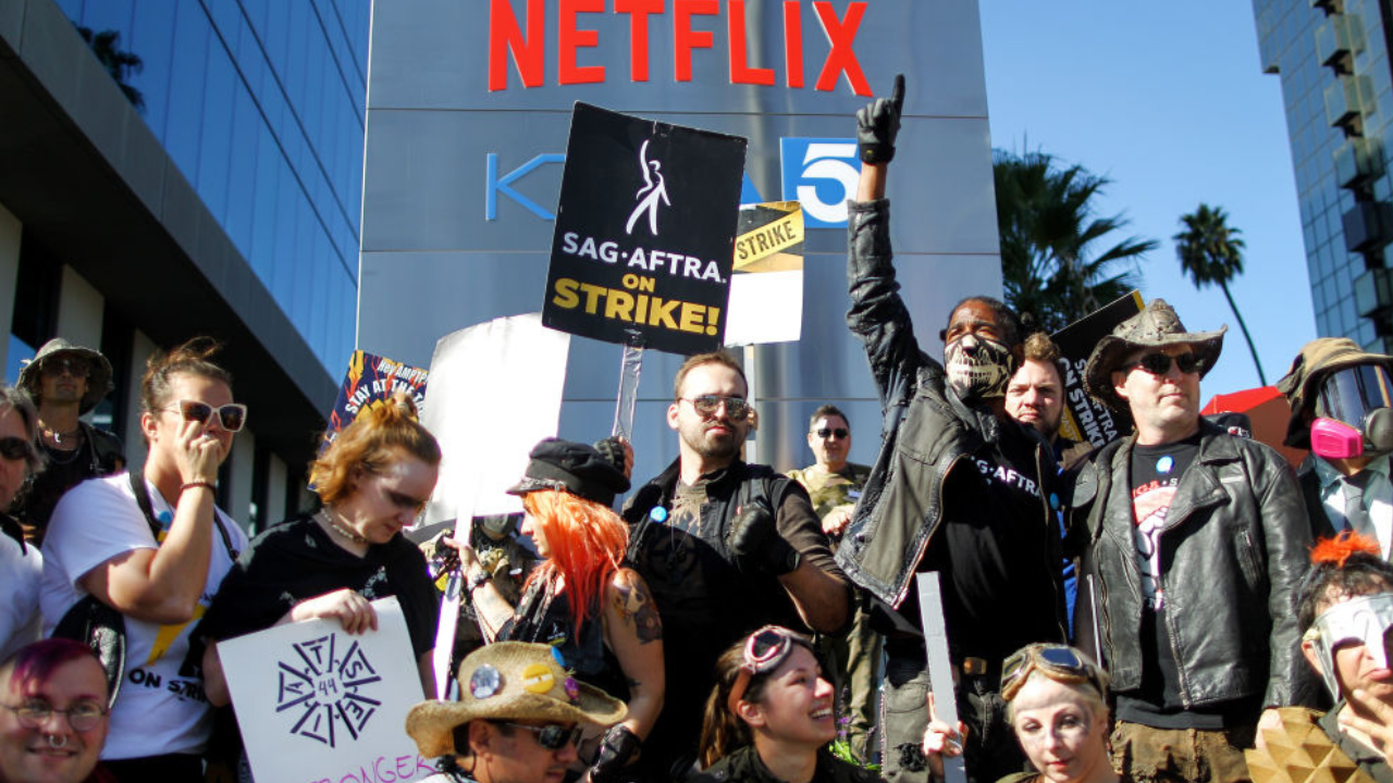 SAG-AFTRA Strike Ends After 118 Days, Union Meets Tentative Deal With Major Studios