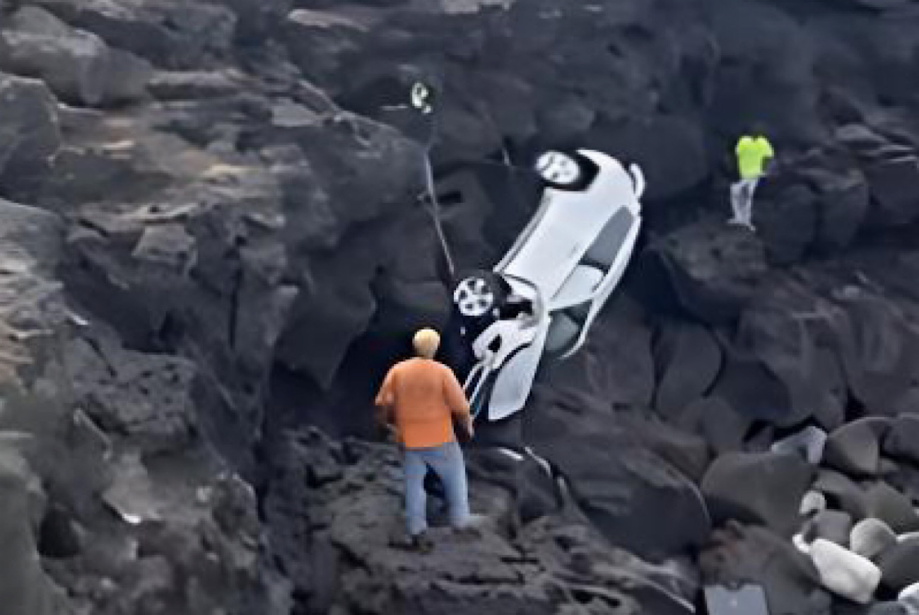 Canadian Tourist Recovering After Driving Jeep Off Cliff And Into Ocean In Hawaii