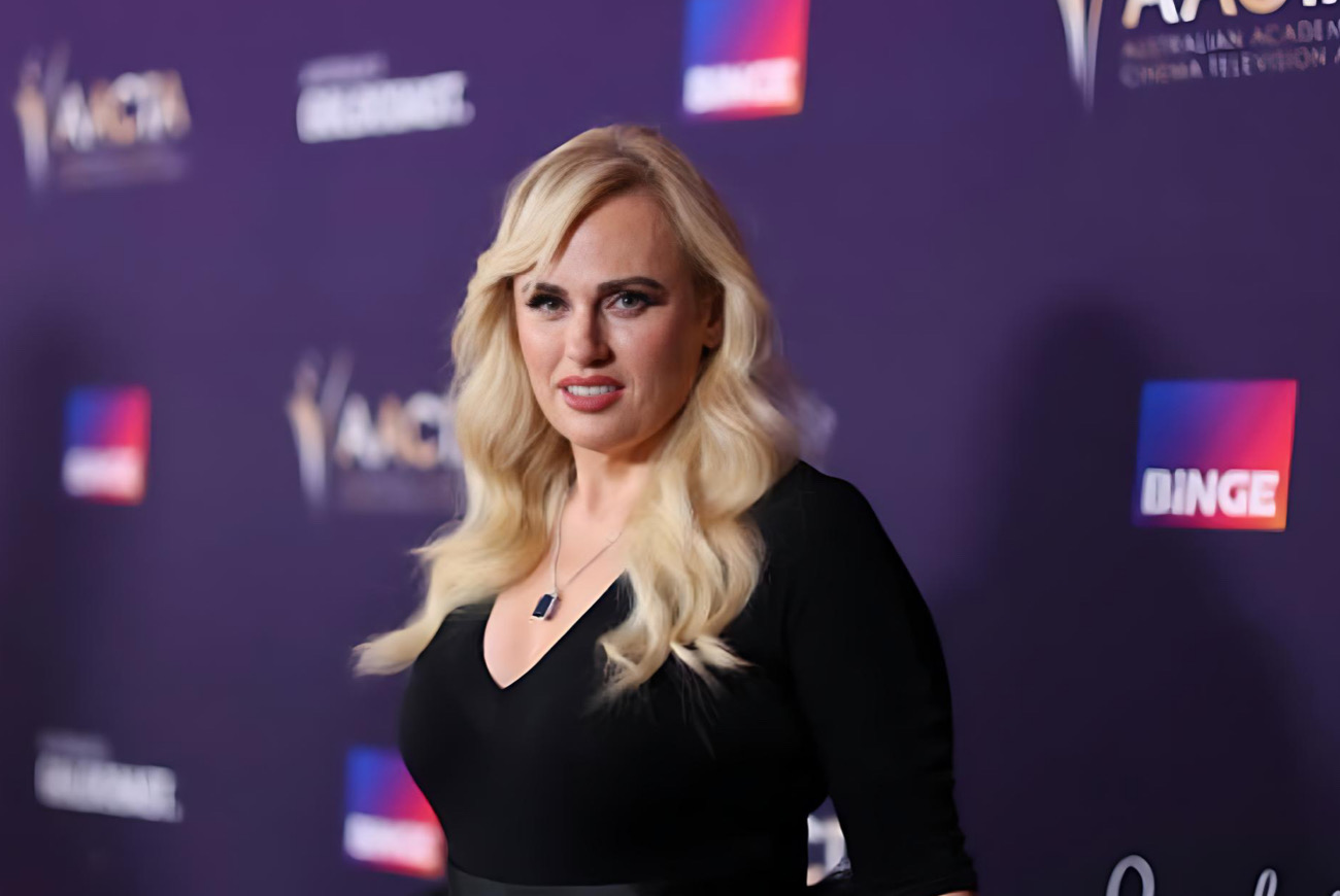 Pitch Perfect star, Rebel Wilson has revealed some shocking details in her new memoir. From speaking about Sacha Baren Cohen and Adele to now exposing her Talent Agency. 