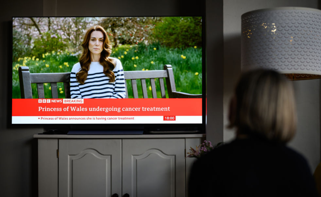 Person watching Kate Middleton cancer diagnosis announcement