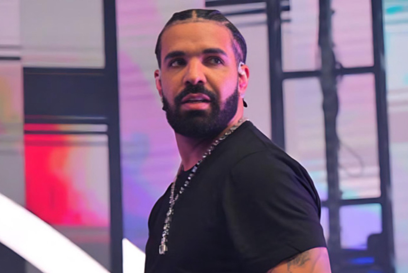 It looks like an arrest was made at Drake’s mansion in Toronto after someone allegedly attempted to break into the rappers home,