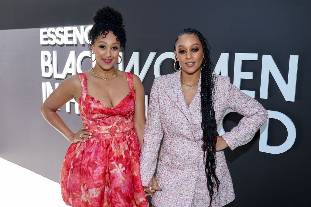 Tia Mowry clarifies her comments about relationship with sister Tamera