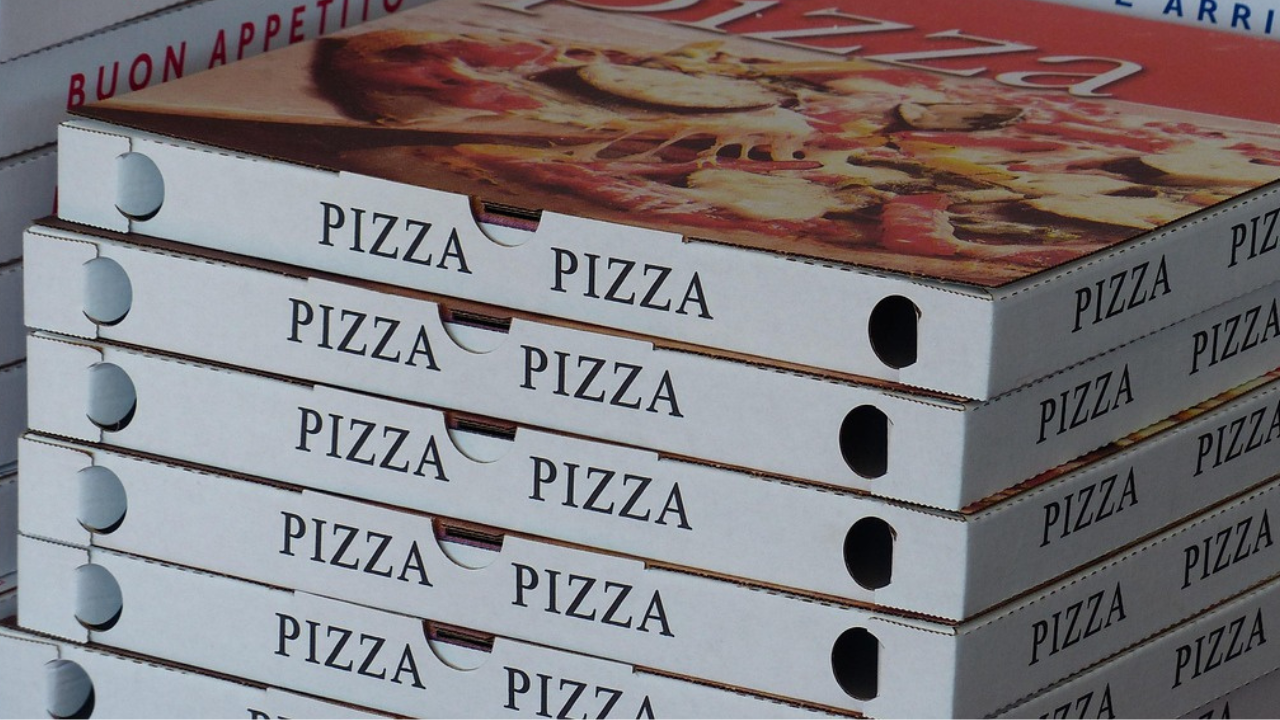 Pizza Delivery Driver Receives $30K After $2 Tip for Walking Half A Mile In Snow