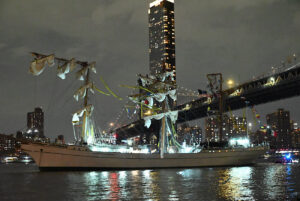 Around 20 Injured, 4 Critically, After Mexican Navy Training Ship, Carrying 277 Passengers, Slams Into Brooklyn Bridge