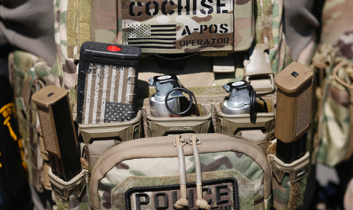 SMFH: Black teen tackled by ICE AGents in the Chicago as he screams ‘I’m a US Citizen’