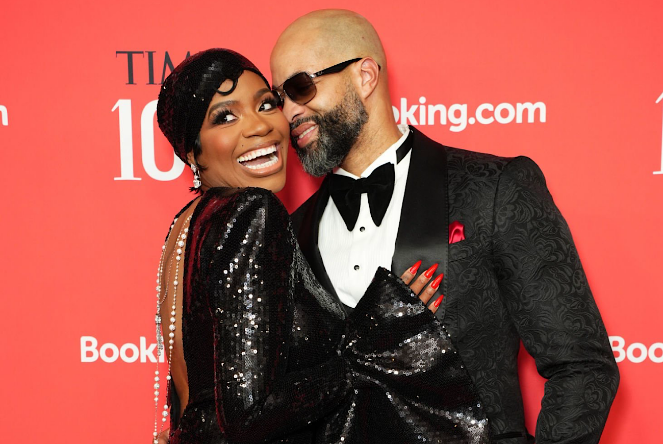 Fantasia’s Husband Kendall Taylor Surprises Her At Valentine’s Day Concert By Proposing Again After 11 Years Of Marriage