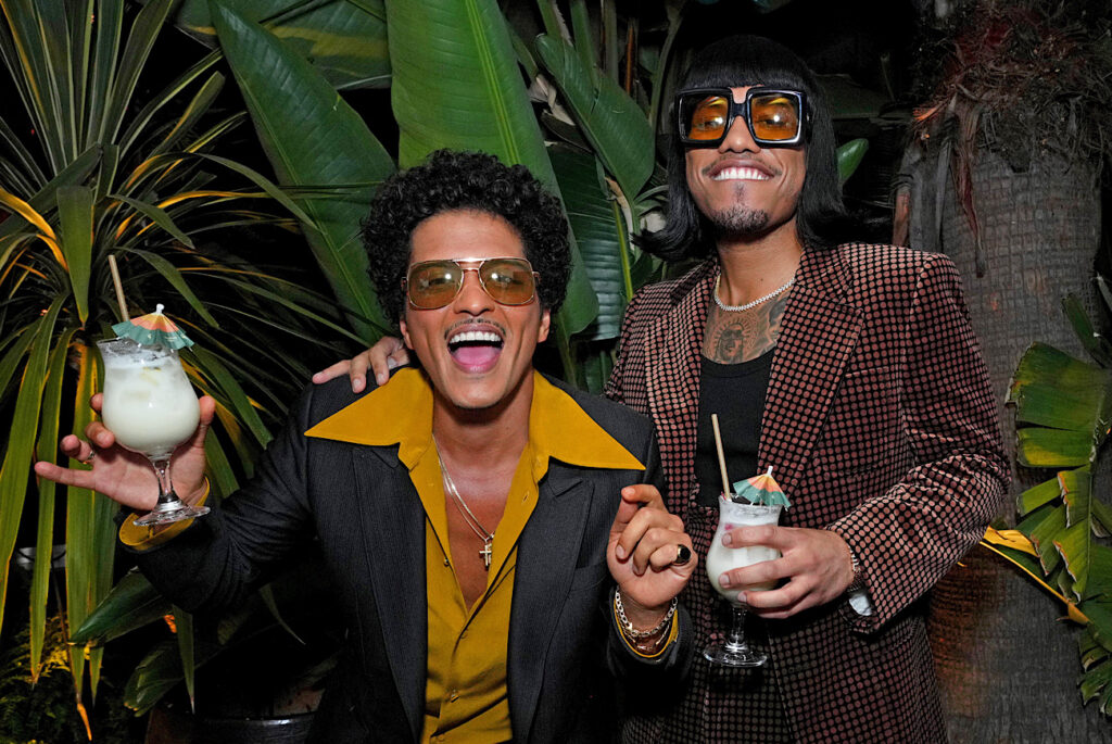 Bruno Mars Pokes Fun At $50 Million Gambling Debt Rumors During Las Vegas Concert With Anderson .Paak: ‘I’m Debt-Free, I Paid The Casino Off A Long Time Ago’