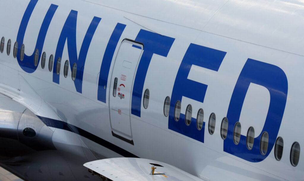 Watch The Moment Baltimore truck driver gets struck by United Airlines plane in New Jersey