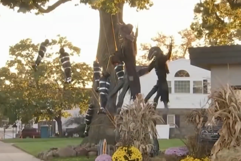 Display Decoration NAACP Condemns Pennsylvania Halloween Display Showing Bodies Wrapped In ...